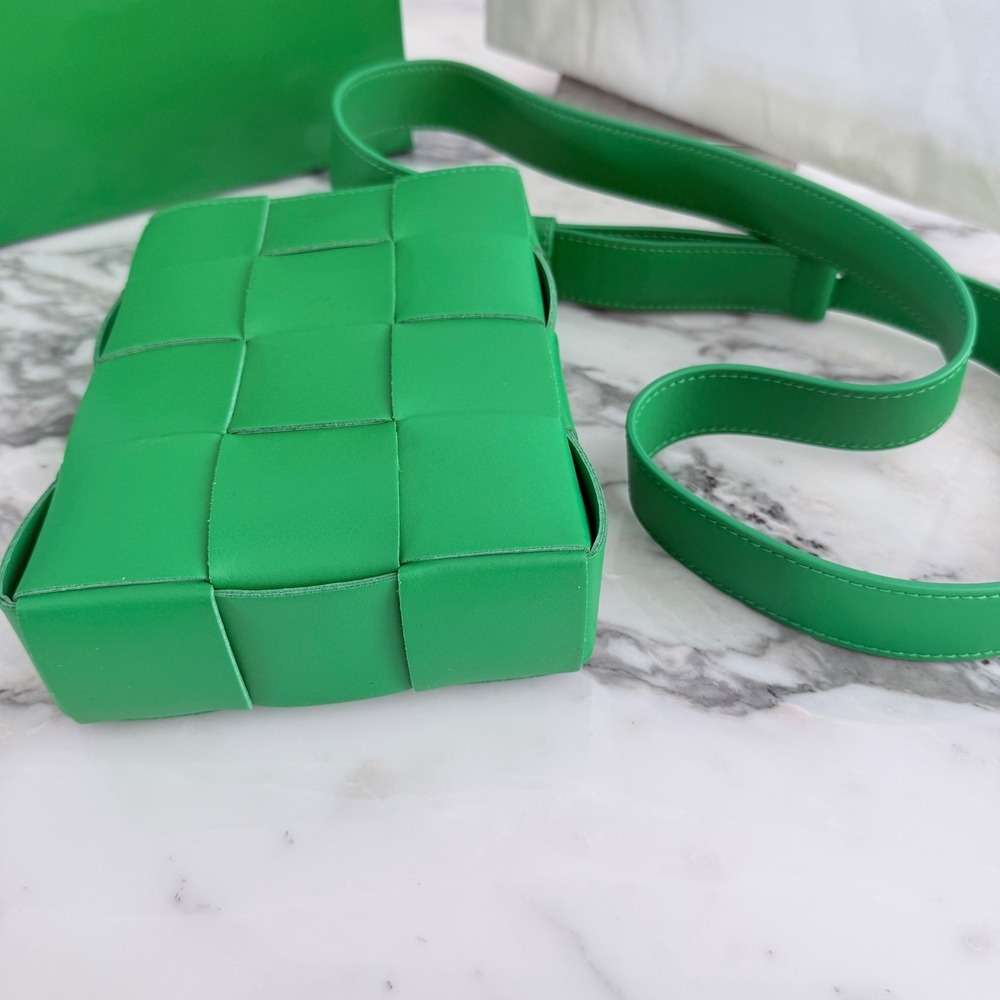 BOTTEGA VENETA 729298 Intrecciato Green Leather Cassette Shoulder bag - Picture 13 of 15